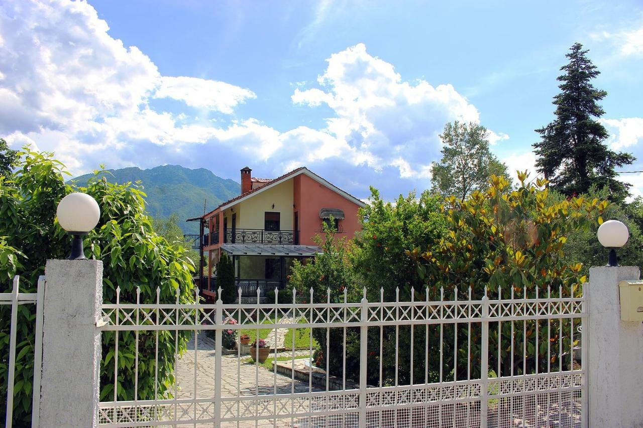 Гостевой дом Pomegranate Tree House - Meteora Калампака Экстерьер фото
